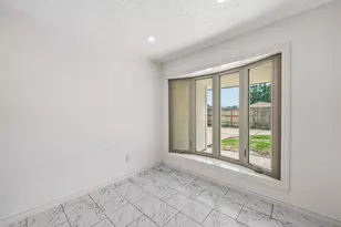 9227 Vickijohn Dr, Houston, TX 77031 - Photo 13