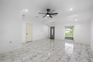 9227 Vickijohn Dr, Houston, TX 77031 - Photo 5