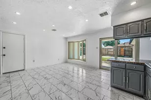 9227 Vickijohn Dr, Houston, TX 77031 - Photo 9