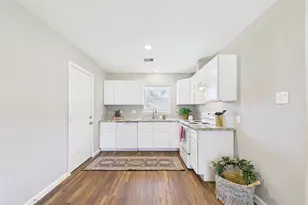 2804 Daisy St, Dickinson, TX 77539 - Photo 5