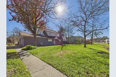 2804 Daisy Street, Dickinson, TX 77539 - Photo 3