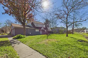 2804 Daisy St, Dickinson, TX 77539 - Photo 3