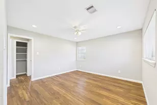 2804 Daisy St, Dickinson, TX 77539 - Photo 13