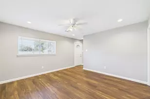 2804 Daisy St, Dickinson, TX 77539 - Photo 15