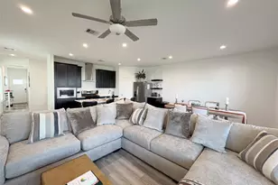 2913 Crown Gate Dr, Houston, TX 77047 - Photo 7