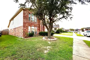 7415 Forestay Ln, Baytown, TX 77521 - Photo 5
