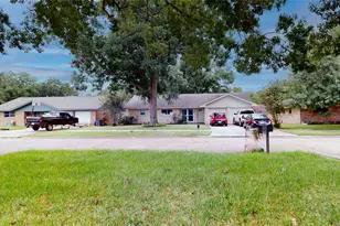 2235 Woodwind Way, League City, TX 77573 - Photo 3
