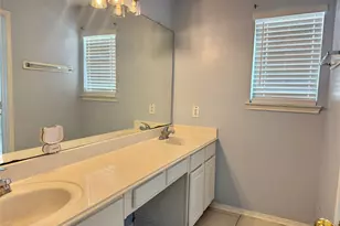 14802 Bellflora Ct, Houston, TX 77083 - Photo 9