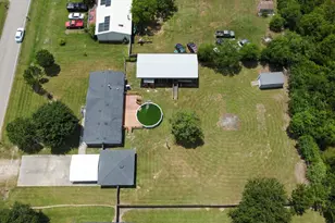 10023 S Country Dr, Alvin, TX 77511 - Photo 13