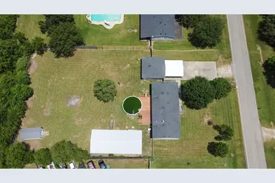 10023 S Country Drive, Alvin, TX 77511 - Photo 11