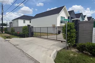 4621 Crown Bnd Ln, Houston, TX 77018 - Photo 1