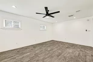 404 S Burnett Dr, Baytown, TX 77520 - Photo 15