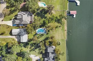 404 S Burnett Dr, Baytown, TX 77520 - Photo 33