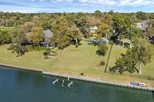 404 S Burnett Dr, Baytown, TX 77520 - Photo 39