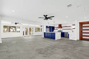 404 S Burnett Dr, Baytown, TX 77520 - Photo 9