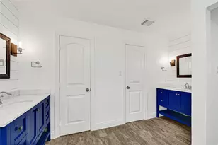 404 S Burnett Dr, Baytown, TX 77520 - Photo 17