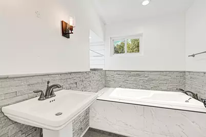 404 S Burnett Drive, Baytown, TX 77520 - Photo 13