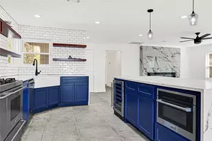 404 S Burnett Dr, Baytown, TX 77520 - Photo 7