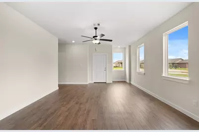 111 County Road 5102 B, Cleveland, TX 77327 - Photo 11