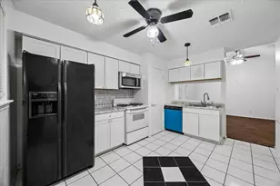 13510 Greenbriar Dr, Sugar Land, TX 77498 - Photo 3