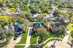 303 Melodywood Dr, Friendswood, TX 77546 - Photo 37