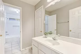 303 Melodywood Dr, Friendswood, TX 77546 - Photo 23