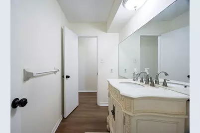 502 Red Bud Ln, Baytown, TX 77520 - Photo 23