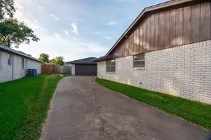 502 Red Bud Ln, Baytown, TX 77520 - Photo 29