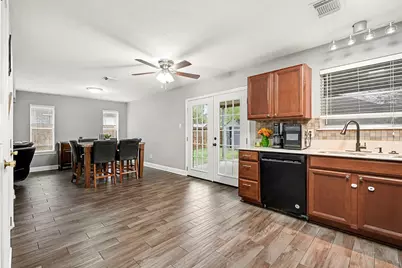 5616 Fargo Drive, Dickinson, TX 77539 - Photo 9