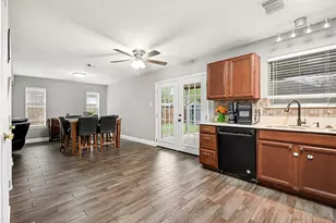 5616 Fargo Dr, Dickinson, TX 77539 - Photo 9