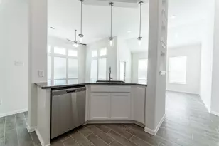 8635 Jade Hl Dr, Rosharon, TX 77583 - Photo 5