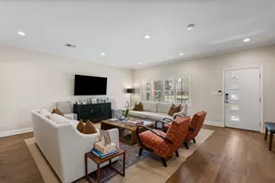 9605 Cedardale Dr, Houston, TX 77055 - Photo 5
