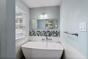 9605 Cedardale Dr, Houston, TX 77055 - Photo 19