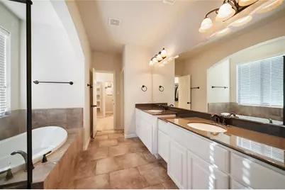 63 Vershire Circle, The Woodlands, TX 77354 - Photo 5