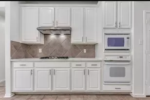 2601 Broussard Ct, Seabrook, TX 77586 - Photo 9