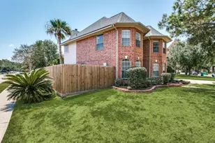 2601 Broussard Ct, Seabrook, TX 77586 - Photo 3