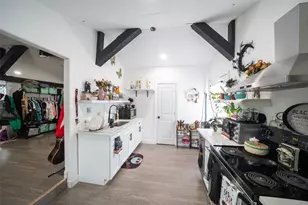 110 S 4th St, Conroe, TX 77301 - Photo 35