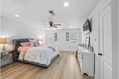 110 S 4th Street, Conroe, TX 77301 - Photo 21