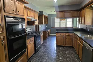 5000 Magnolia Ln, Bay City, TX 77414 - Photo 11