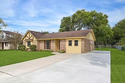 108 Annette Lane, Friendswood, TX 77546 - Photo 1