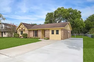 108 Annette Ln, Friendswood, TX 77546 - Photo 1