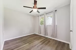 108 Annette Ln, Friendswood, TX 77546 - Photo 9