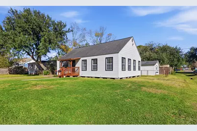 510 E Republic Avenue, Baytown, TX 77520 - Photo 1