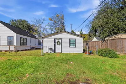 510 E Republic Avenue, Baytown, TX 77520 - Photo 19
