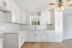 510 E Republic Ave, Baytown, TX 77520 - Photo 11