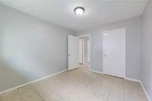 11707 Triola Ln, Houston, TX 77072 - Photo 9