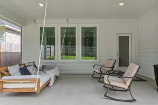 560 Newcomb Holw Dr, Conroe, TX 77304 - Photo 29