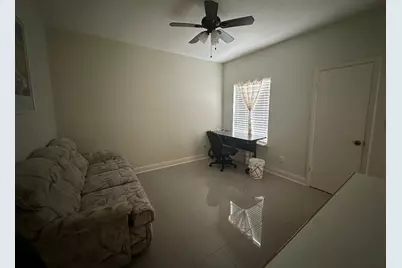 9809 Richmond Ave, Unit J-12, Houston, TX 77042 - Photo 11