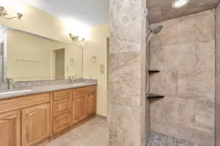 4702 Cashel Cir, Houston, TX 77069 - Photo 17