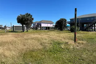 866 Bluebonnet Ln, Port Bolivar, TX 77650 - Photo 1